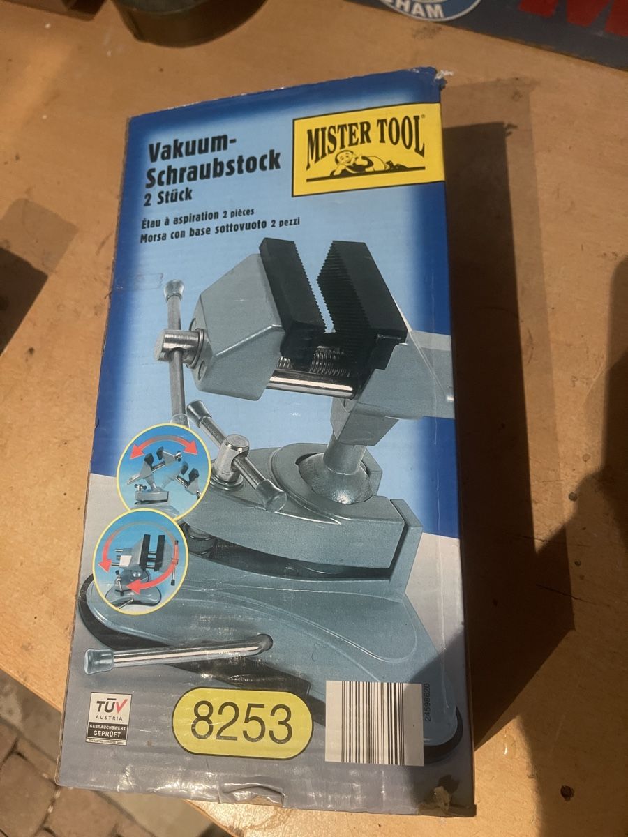 Tutti gli attrezzi: Vakuum-Schraubstock 2 Stk. – Nuovo e nell'imballaggio originale da Adligenswil venduto da th.hi