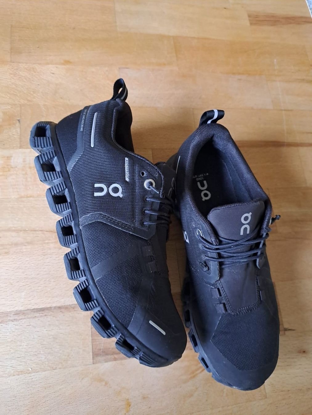 On Scarpe da donna: ON Schuh waterproof – Nuovo (secondo la descrizione) da Sevelen venduto da Cangaroo