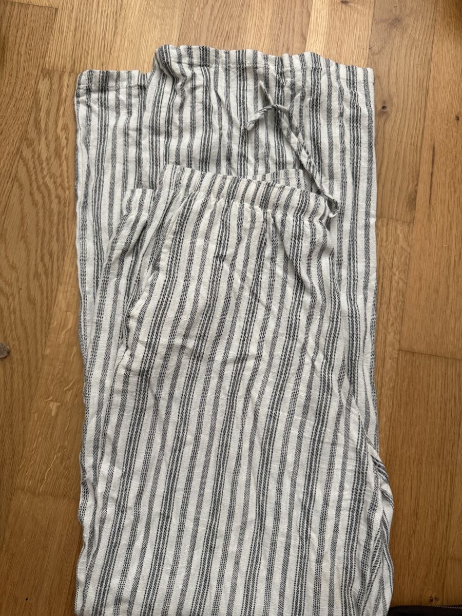 Stradivarius Hosen: Stradivarius Leinenhose – Gebraucht aus Kriens von tullia-07