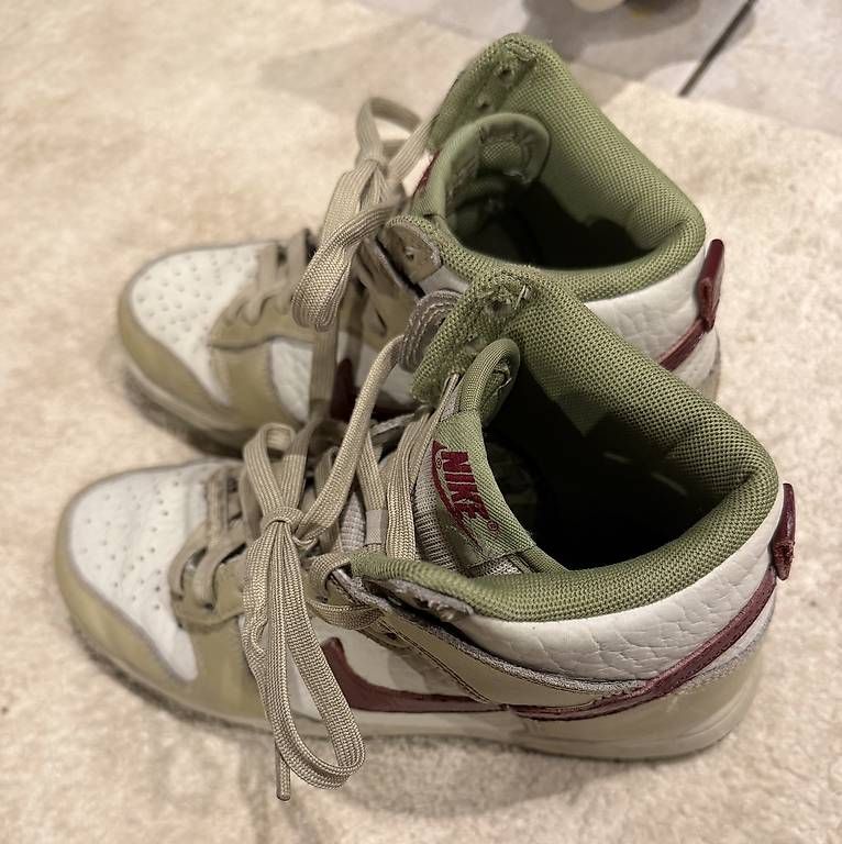 Scarpe da donna: Nike HighTop Sneaker (Gr. 37) – Usato da Luzern venduto da Samira._. 1