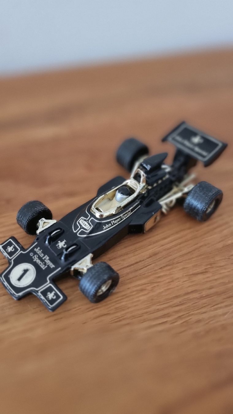 Modellini d'auto: Modellauto John Player Special schwarz 1:25  – Usato da Altdorf UR venduto da Adeleiro