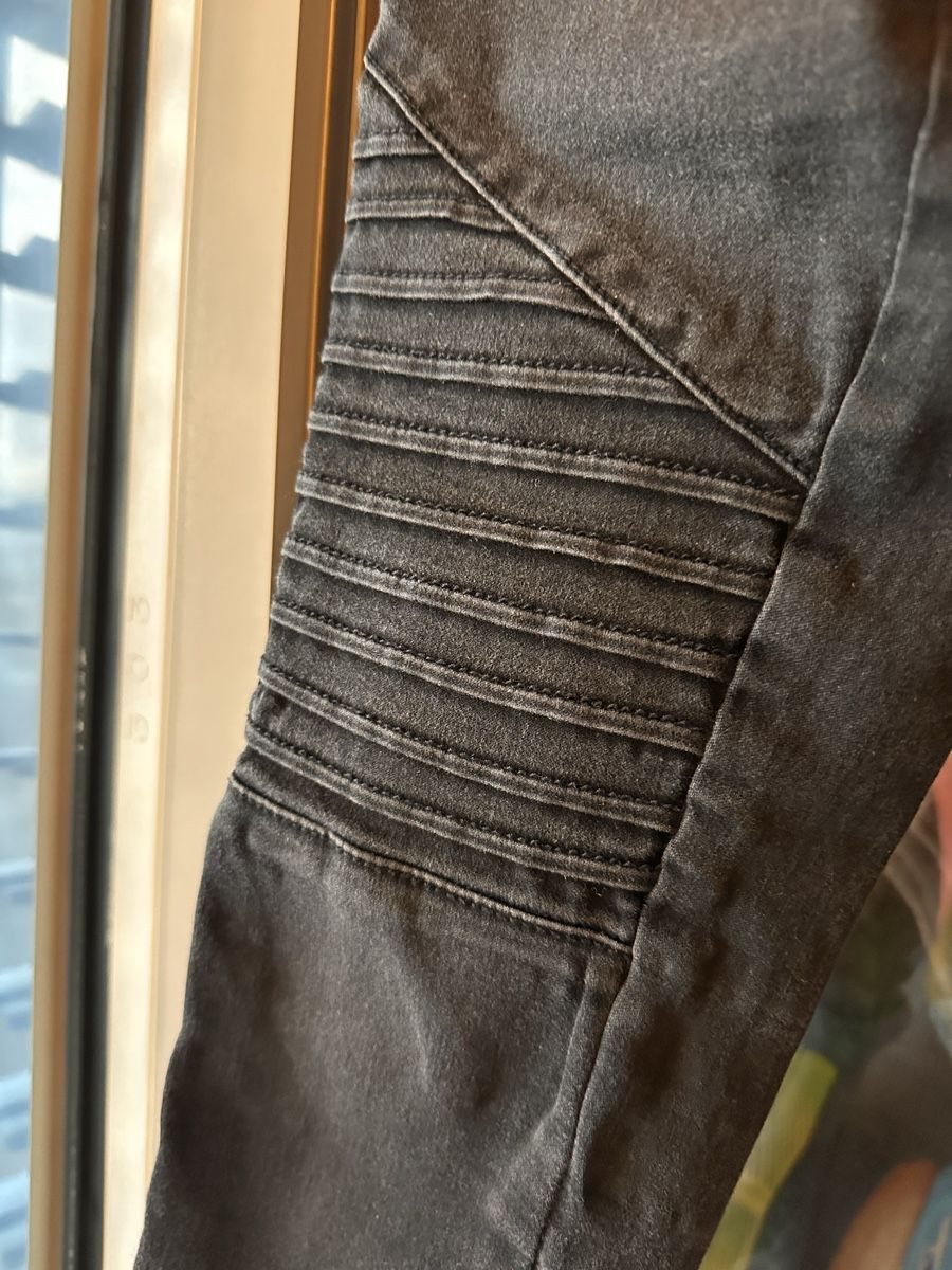 Only Jeans: Schwarze Jeans Stretch mit Kniedetail – Usato da Zürich venduto da BettinaMarie2308 1