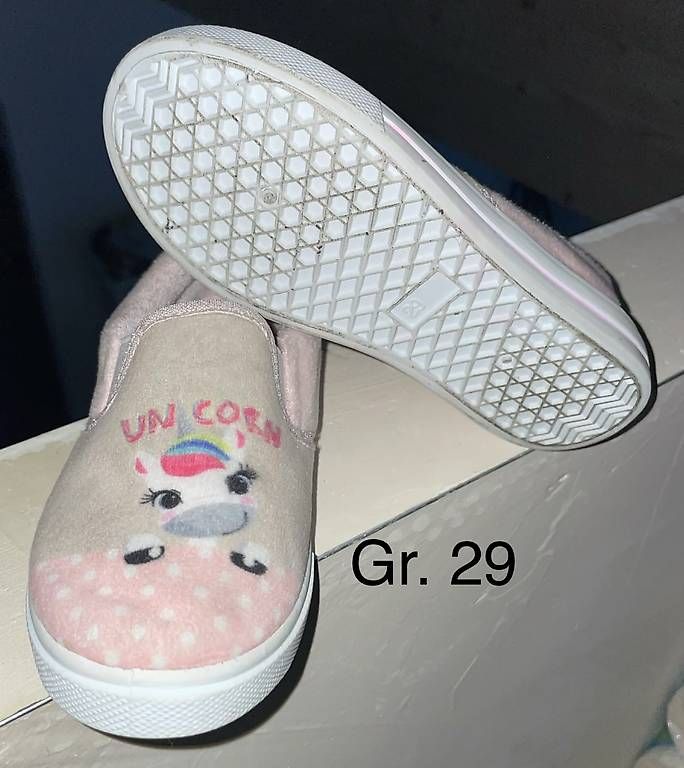 Scarpe per ragazze: Hausschuhe, Gr. 29 – Usato da Hergiswil LU venduto da LaPiroque