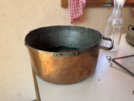 Kupfertelle mit Griffen, gebrauchter Zustand