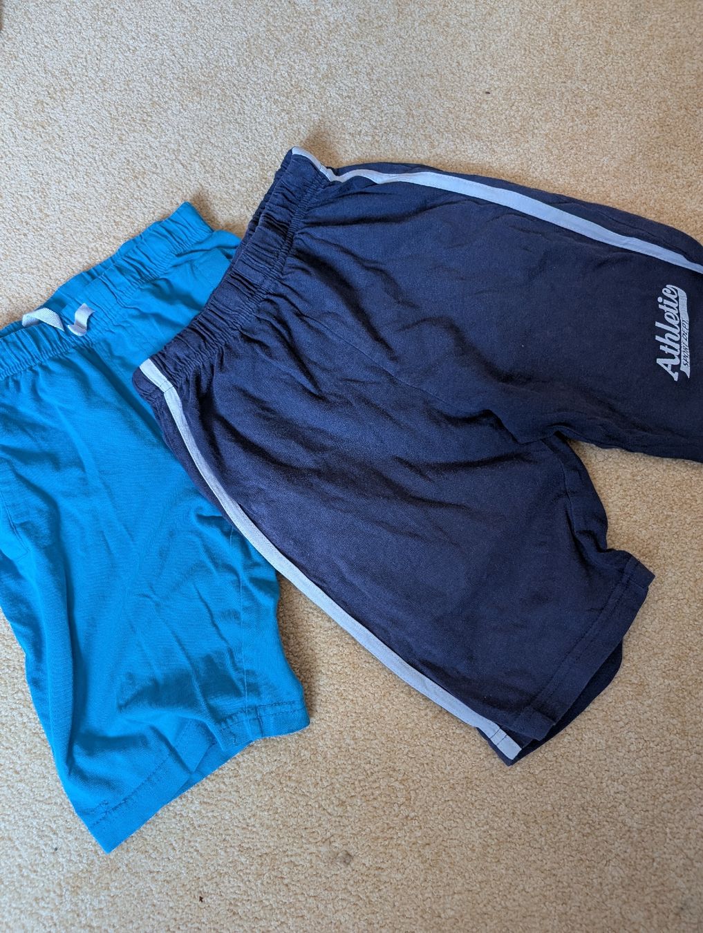 Pantaloni: Shorts, Gr. 122 – Usato da Winterthur venduto da voan