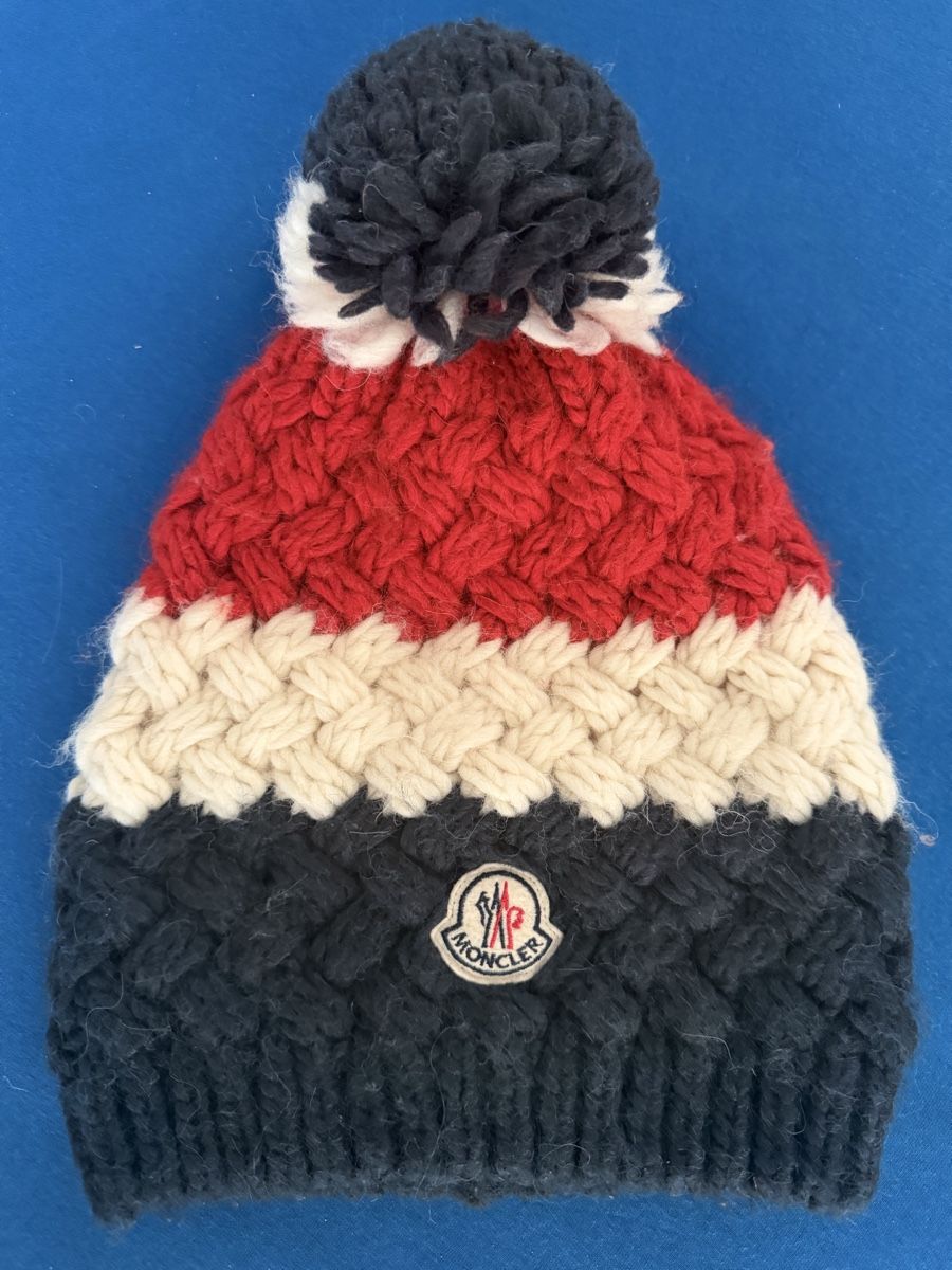 Moncler Hüte, Mützen & Caps: Moncler Mütze – Gebraucht aus Roveredo GR von Ado1