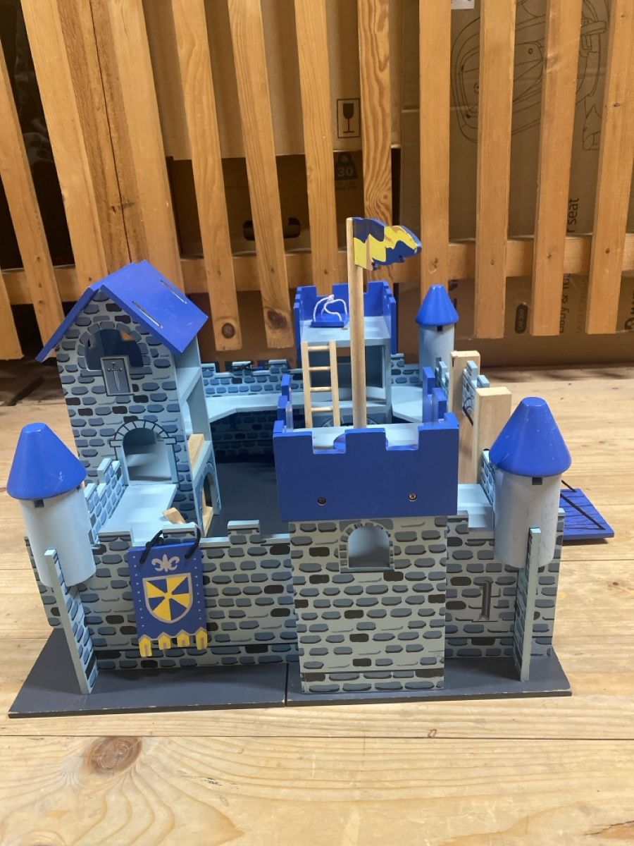 Casette per bambini: Castello giocattolo  per bambini 🏰! – Usato da Winterthur venduto da Aleujkaj 4