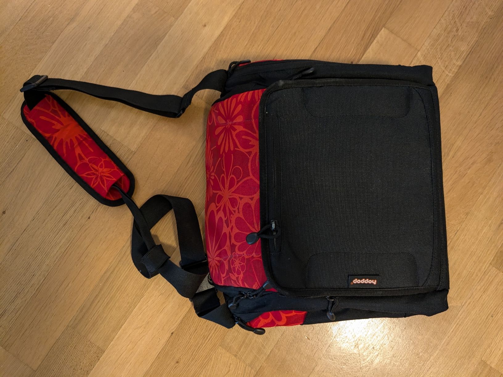 Sacs: Stuhlerhöhung / Sitz mit integrierter Tasche – D'occasion à Wettingen par wettingen23 1
