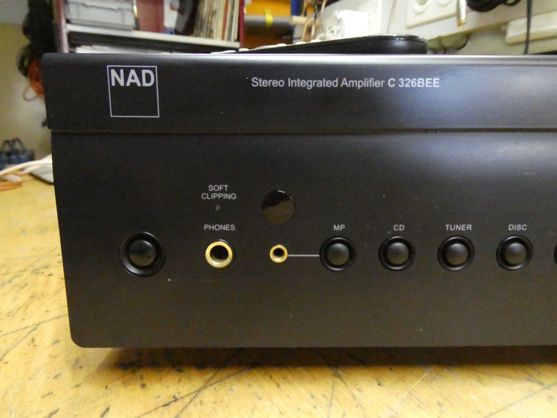 Nad Amplificatori: Amplificateur NAD C 326BEE noir avec télécommande – Usato da Etagnières venduto da emmaus.electro 1