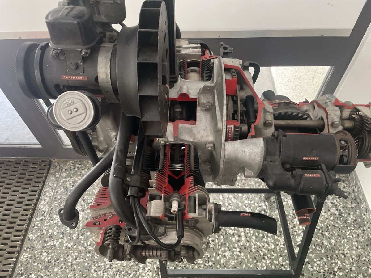 VW Motori: VW Käfer Motor Schnittmodell guter Zustand – Usato da Schaffhausen venduto da Markusw3252 1