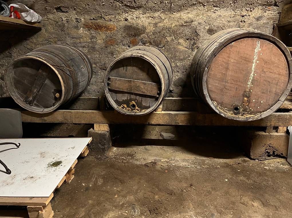 Autres: Tonneaux anciens – D'occasion à Vuippens par ronald