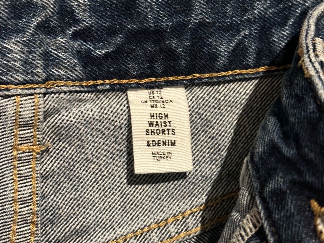 H&M Pantaloni: H&M denim shorts gr.12 – Nuovo (secondo la descrizione) da Winterthur venduto da LeLe0606 1