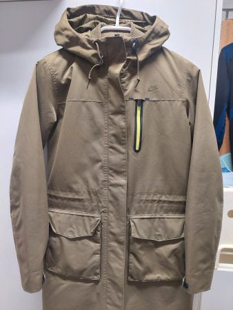 Nike Parka-Jacke, khaki, Gr. S, Damen
