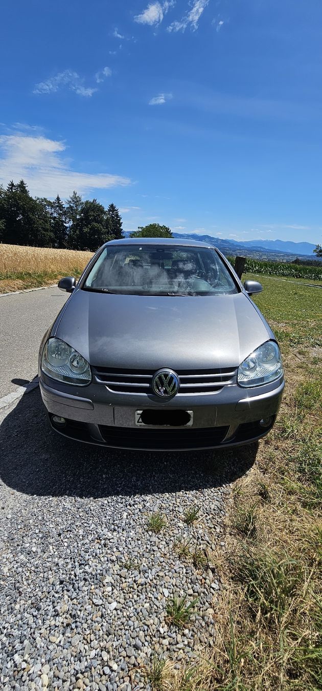 VW Automobili: VW Golf 5 | Benziner – Usato da Zürich venduto da IWORI4 4
