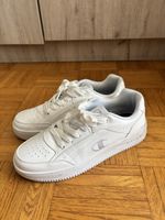 Champion sneakers white low top like new condition