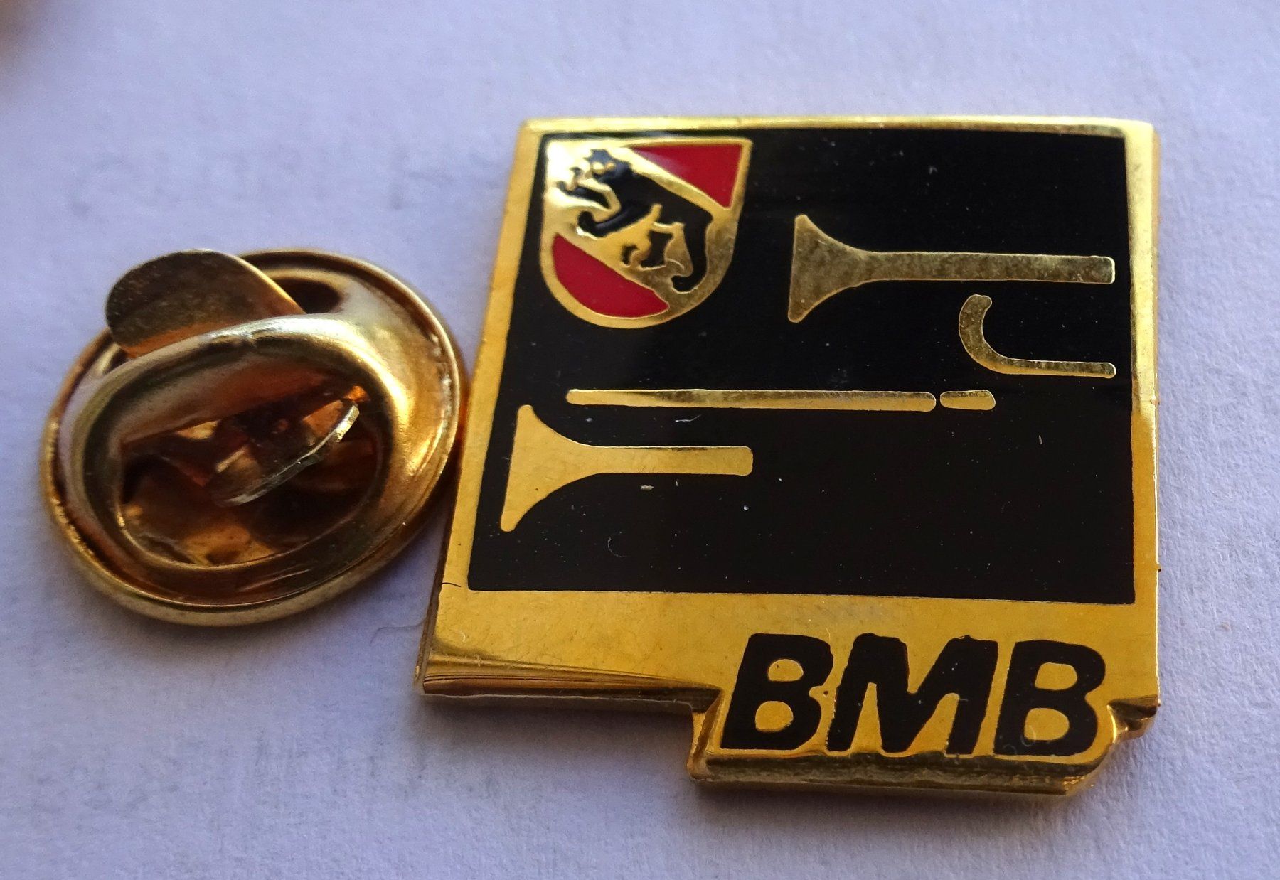 Placchette & Badge: Pin B M B  Musik Bern – Usato da Utzenstorf venduto da BUtter81