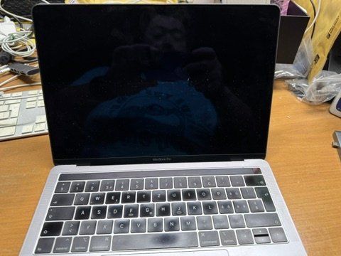 Apple Notebook: MacBook Pro 13 zoll  2018 4 TBT 3 – Difettoso da Au SG venduto da bah_6f5w 3