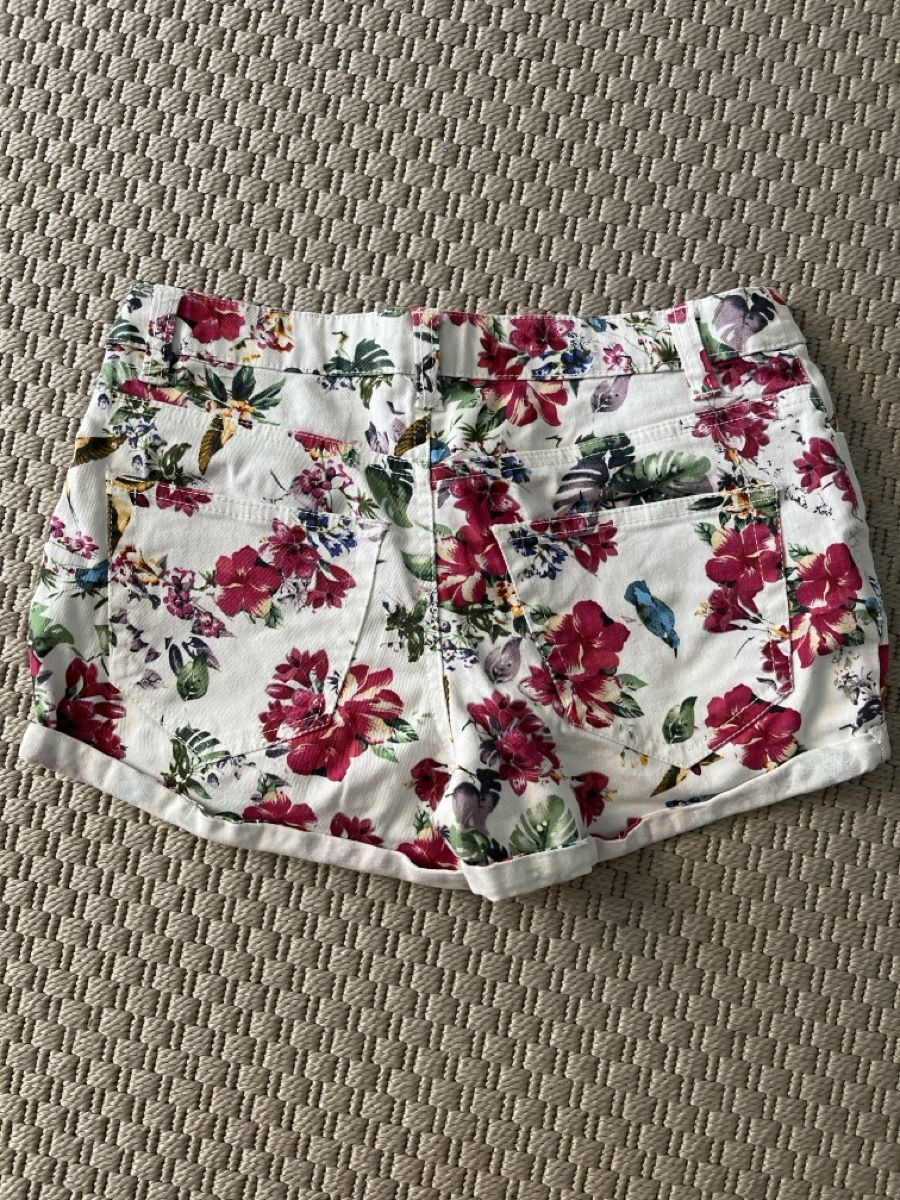 Pantaloni: Shorts, Blumenmuster, XS – Usato da Solothurn venduto da Bobesch08 3