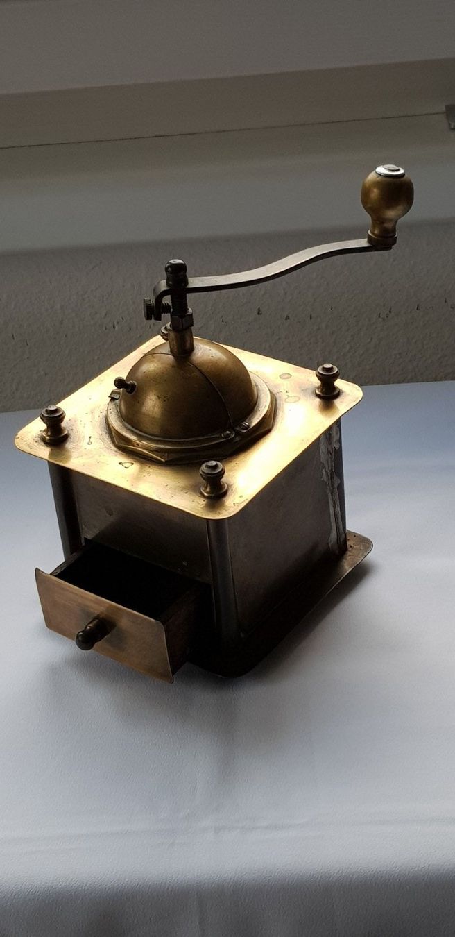 Elettrodomestici da cucina: Messing-Kaffeemühle Marke Grinder alt – Usato da Dällikon venduto da Toyfan 2