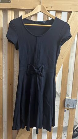 Zara | Kleid mit Schleife | Grösse S