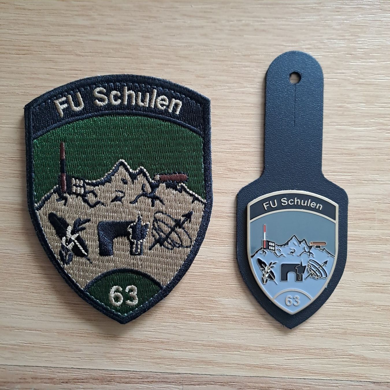 Schweizer Armee Placchette & Badge: FU Schulen 63 – Nuovo (secondo la descrizione) da Gipf-Oberfrick venduto da Mig_29