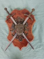 Dekorative Wandhalterung mit Schwertern, Ritter, LARP