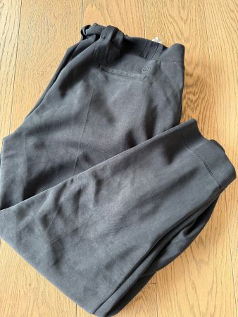Neuwertig Gerry Weber Hose schwarz super Material Grösse 48