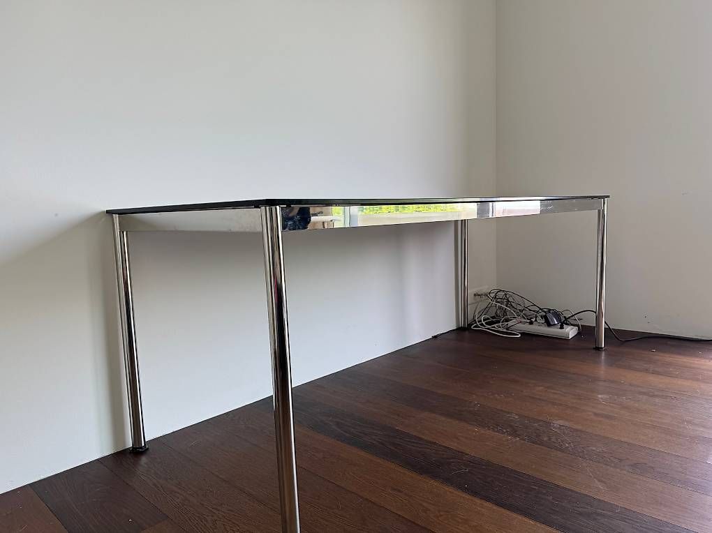 Tavoli: Eleganter Design-Tisch – Usato da Oberwil-Lieli venduto da JuHa 3