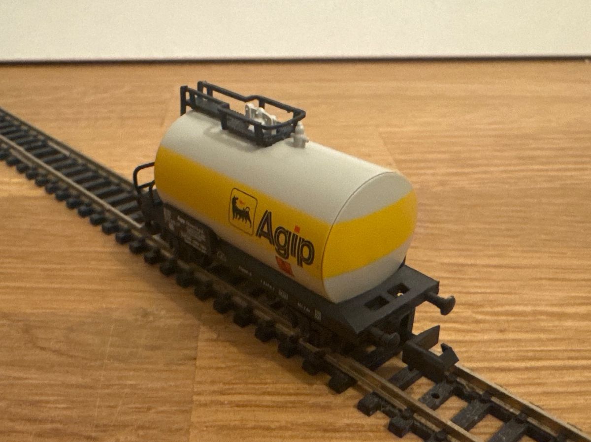 Arnold Modellini di ferrovie: Arnold 4352 Kesselwagen "Agip" – Nuovo e nell'imballaggio originale da Schlierbach venduto da Look8 1