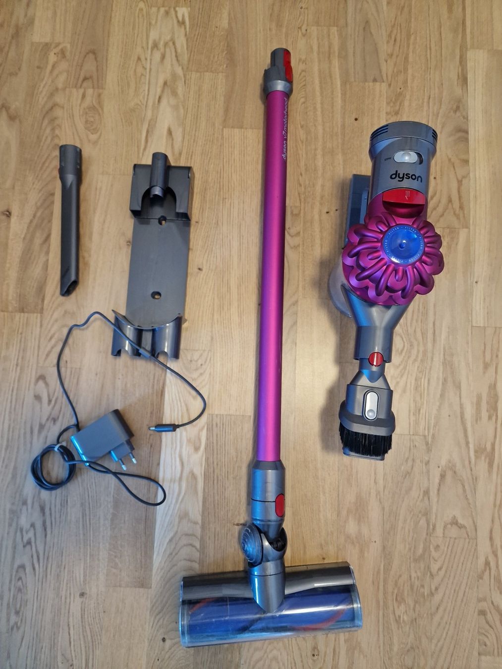 Dyson Staubsauger & Zubehör: Dyson v7 motorhead – Defekt aus Root von