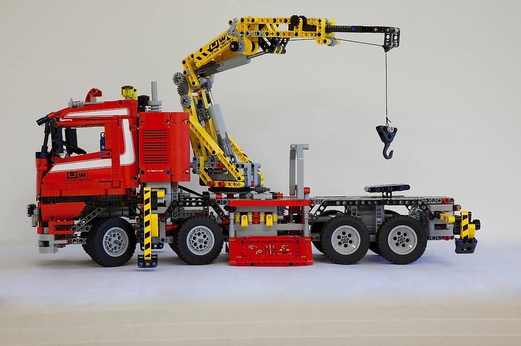 Lego Kit di costruzioni: Lego technic 8258 Camion grue rouge – Usato da St-Imier venduto da legoforce 1