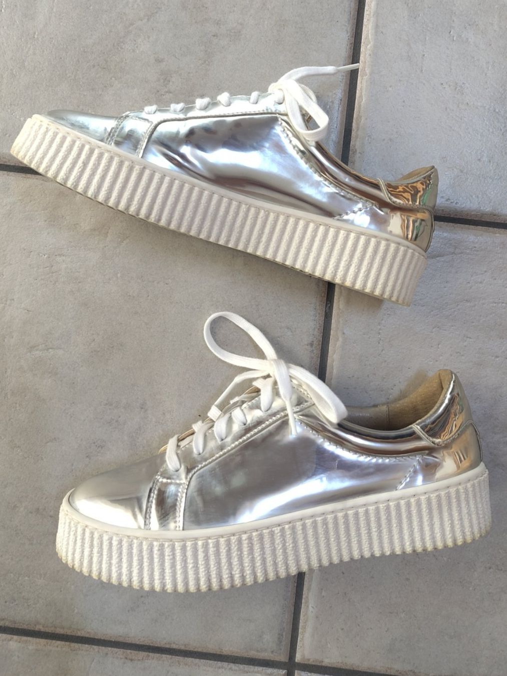 Scarpe da donna: Schucco Sneakers silber verspiegelt Gr. 39 – Usato da Arbon venduto da Franca1979