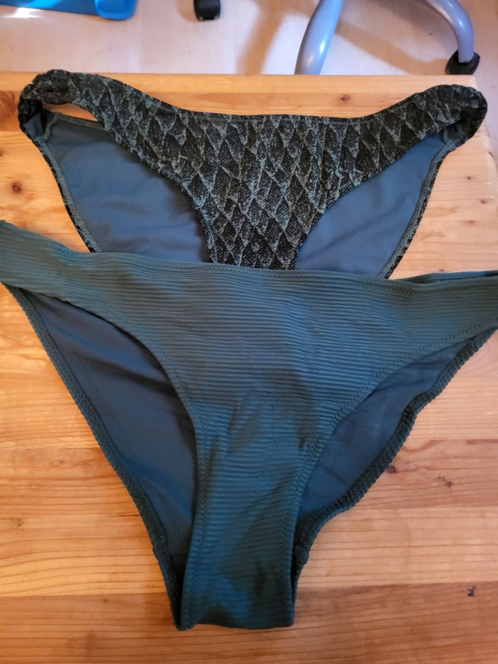 Lotti di vestiti: Diverse Badesachen ca. 40/42 – Usato da Guggisberg venduto da Aegertenlehn 3
