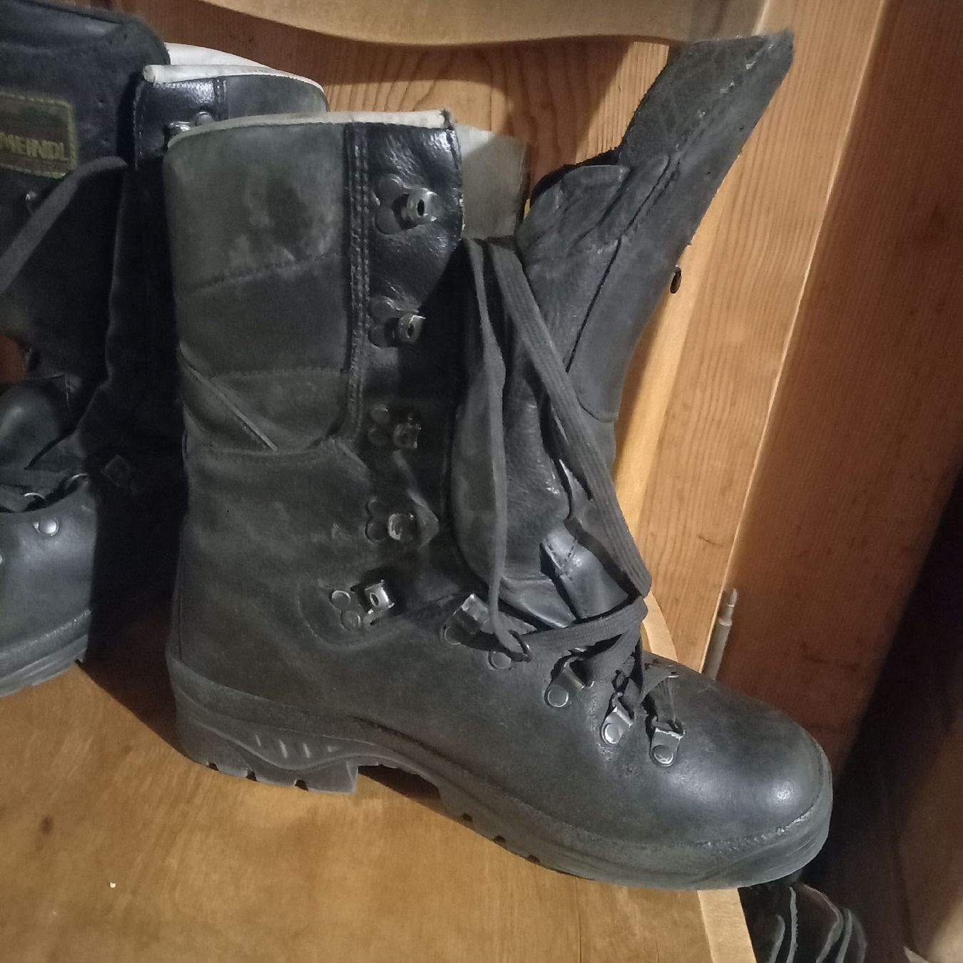 Meindl Scarpe da uomo: Meindl Gore-Tex Winterstiefel, Grösse 40, gebraucht – Usato da Galgenen venduto da Allerlei8854 2