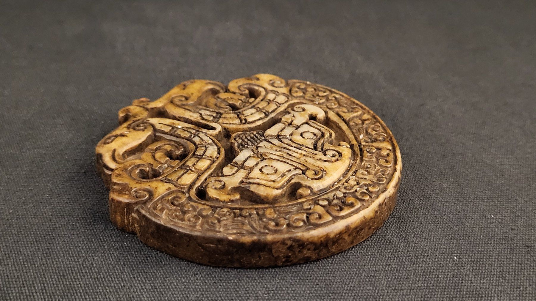 Figurines: Stein-Schnitzerei mit Drachenmotiv "VI" – D'occasion à Basel par spinne02 1