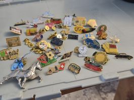 Konvolut von Pins und Anstecknadeln, tolle Sammlung!