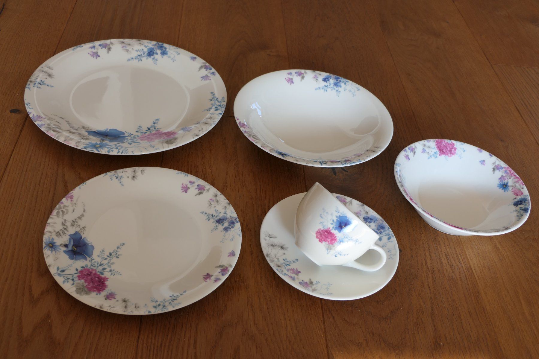 Set di piatti: Geschirrset 36 Teilig für 6 Personen Bone China Blumen Fleur – Nuovo e nell'imballaggio originale da ESCHENBACH SG venduto da MAKULU04