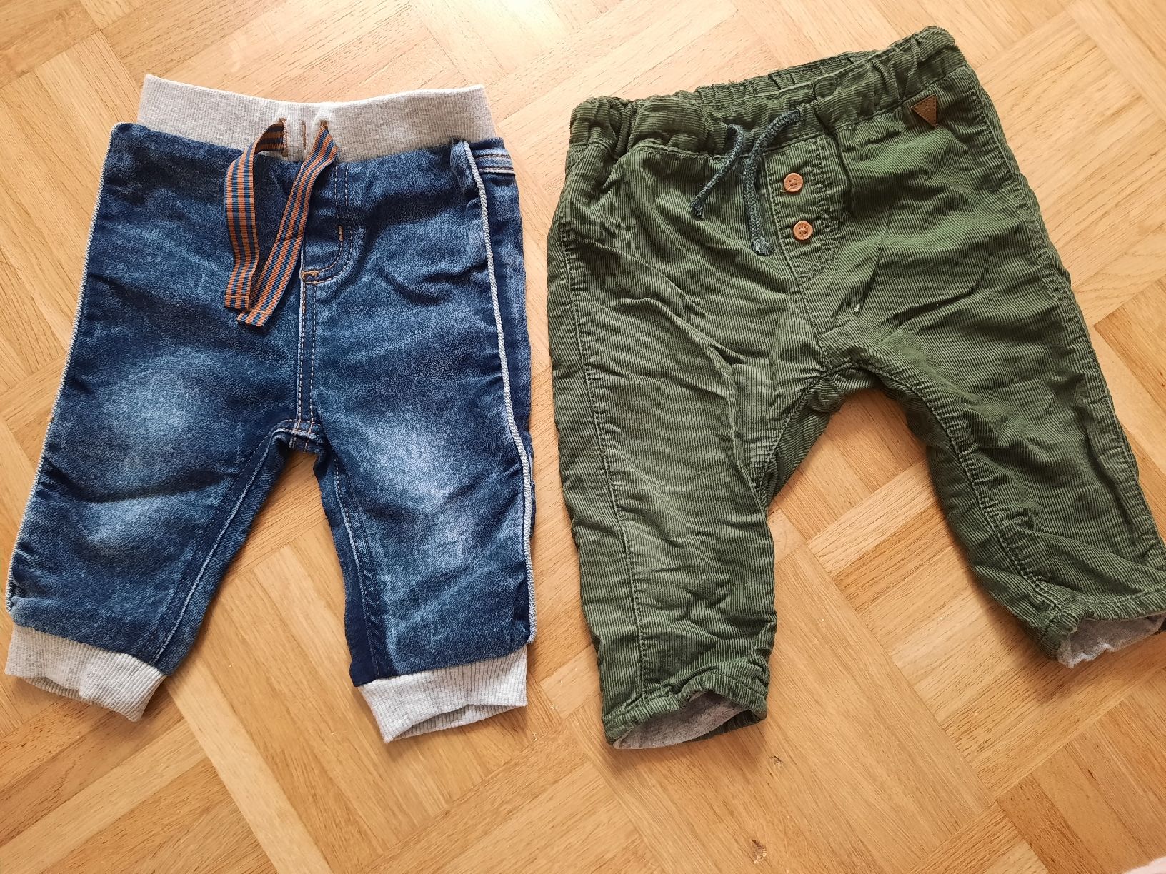H&M Lotti & Set di vestiti: 2er Set Hose Gr. 68 H&M – Usato da Ettingen venduto da Guggerin