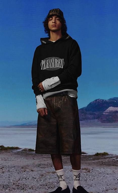 Pull&Bear Pantaloni: STWD by PLEASURES Leder-Bermudashorts – Nuovo e nell'imballaggio originale da Meggen venduto da gia_wz2q 3