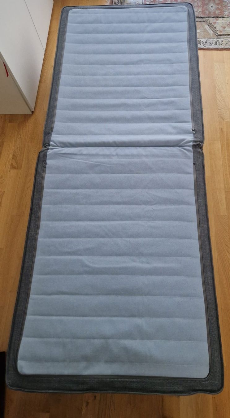 Lits: Gästebett/ Hocker – D'occasion à Itingen par XIII01 2