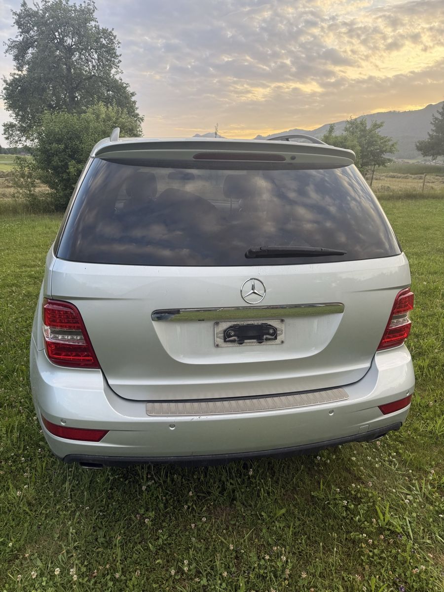 Mercedes-Benz Automobili: Mercedes ML 500 – Usato da Niederbipp venduto da baggerch 5