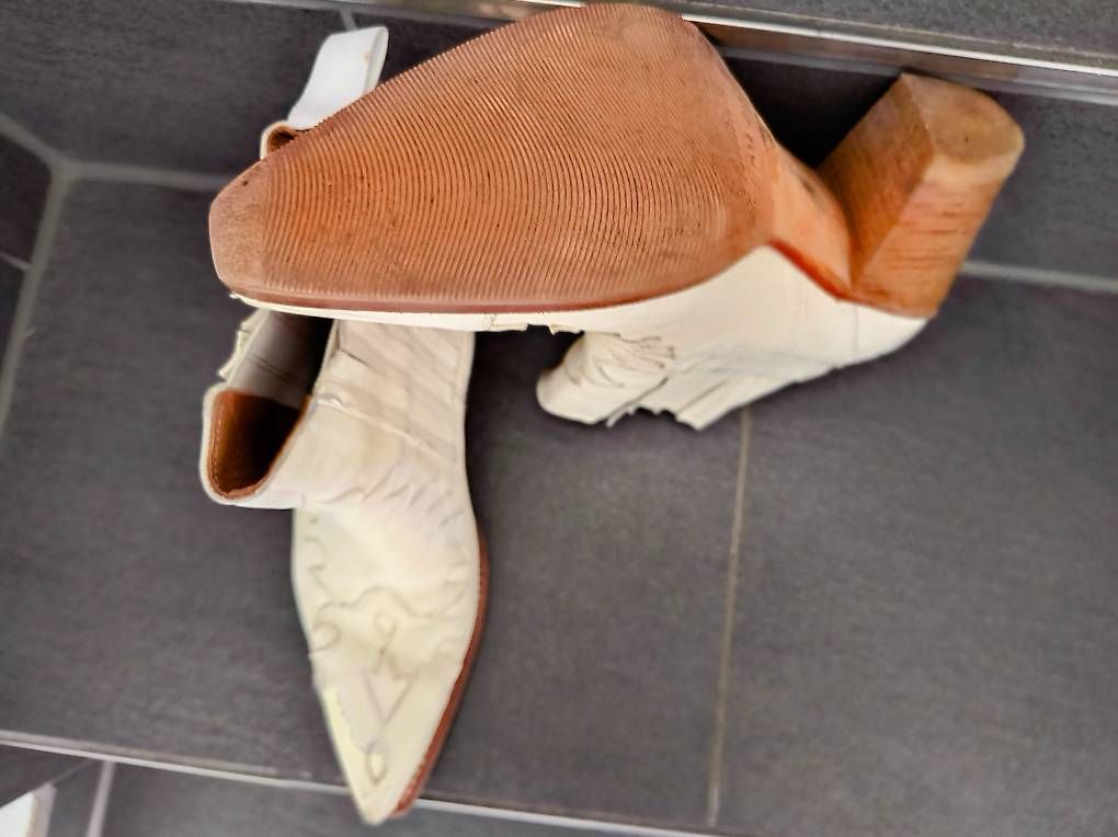 Scarpe da donna: Westernboots Cremeweiss  Gr. 38  Extravagant – Usato da Uetendorf venduto da Gerson1 1