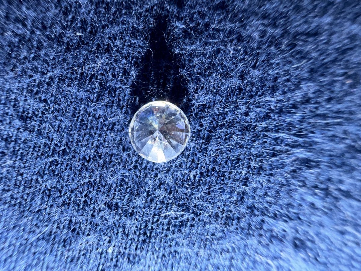Pietre preziose: Diamant 0…. karat – Usato da Hombrechtikon venduto da mes_mmb8