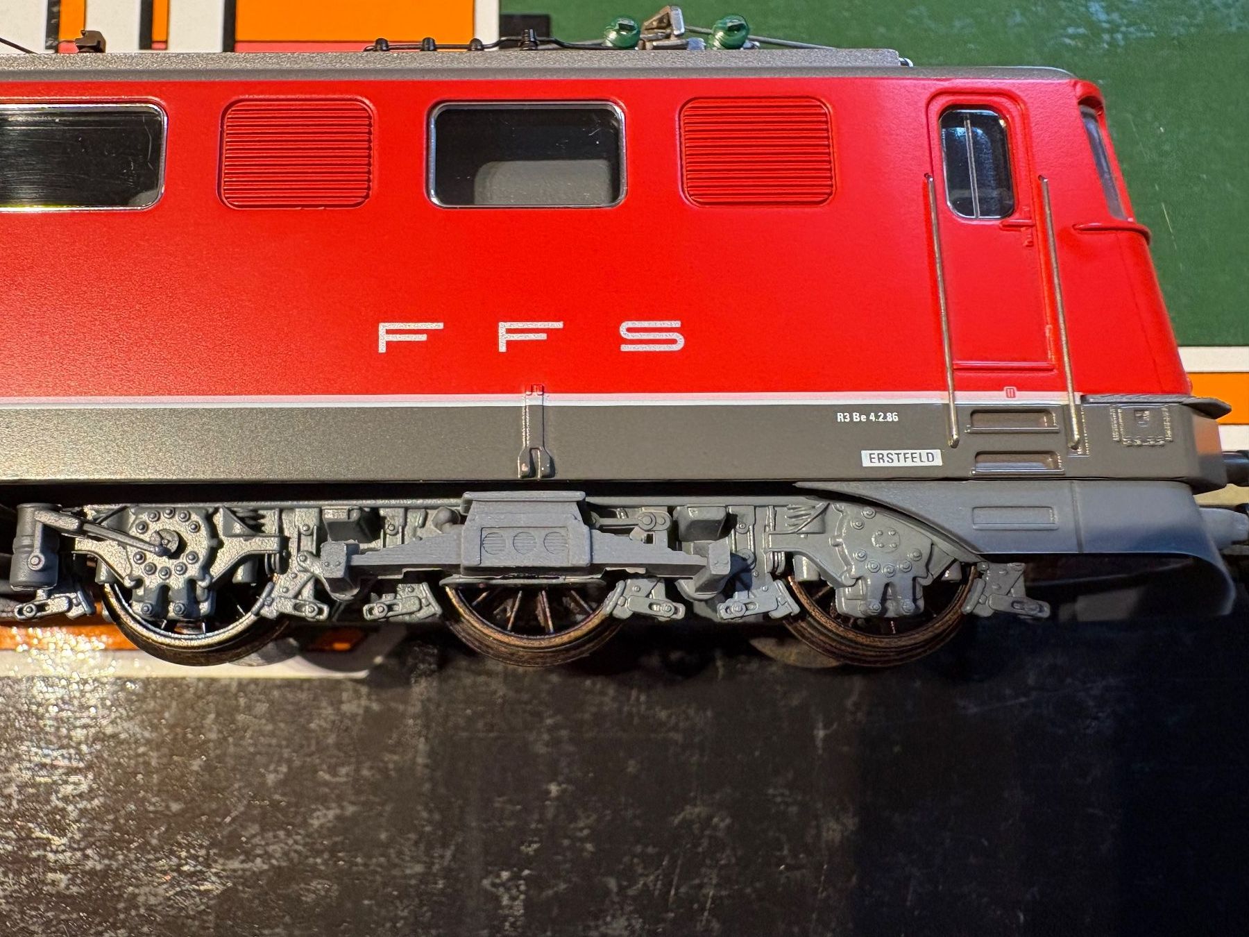 Hag Trains électriques: Hag 124 Ae 6/6 rouge – Neuf avec emballage d'origine à Corcelles Payerne par Pierre66 5