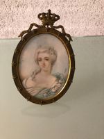Antikes Miniatur-Porträt auf Porzellan – junge Dame – Messin