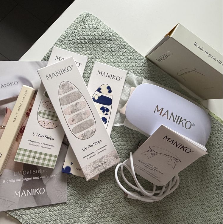 Maniko, UV Gel Strips Set inkl. Nagelfolien zum Aufkleben (Gebraucht ...