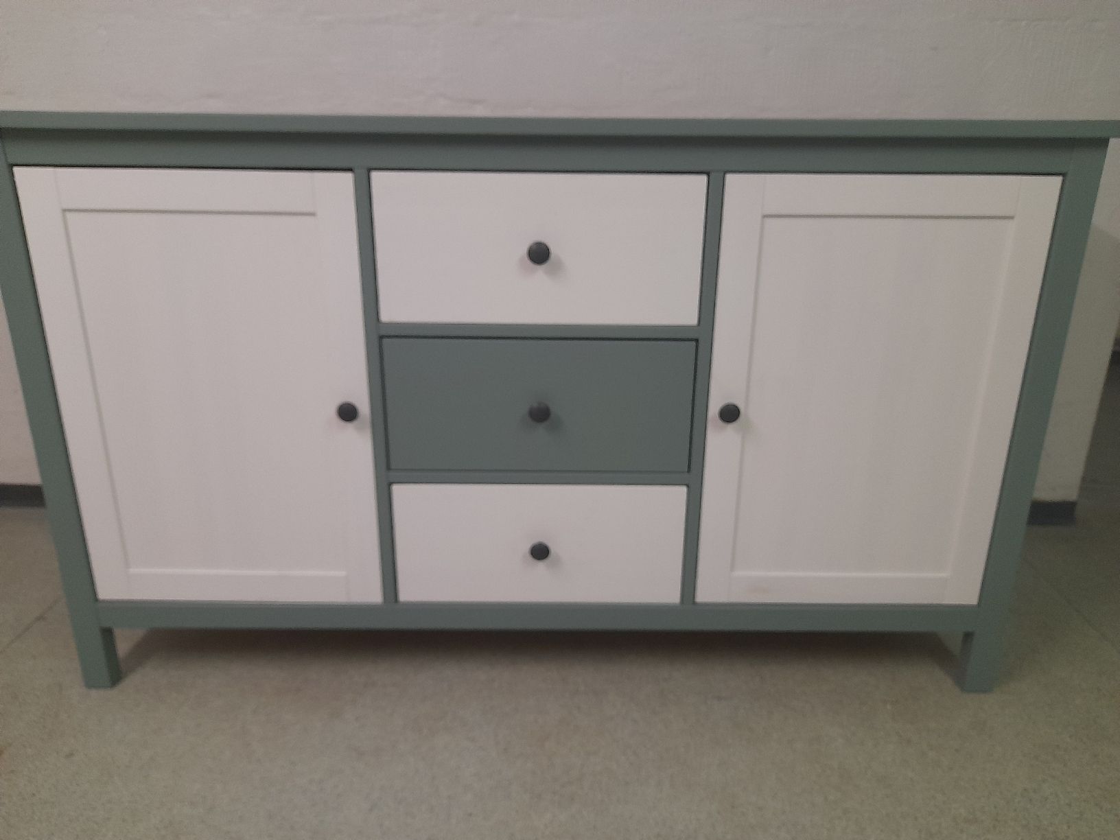 Ikea Cassettiere: Hemnes Sideboard – Usato da Glattbrugg venduto da B_B