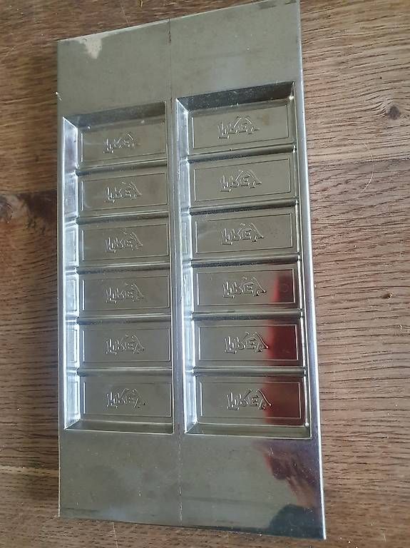 Teglie da forno: Alte frey schokoladeform  – Usato da Olten venduto da stritten