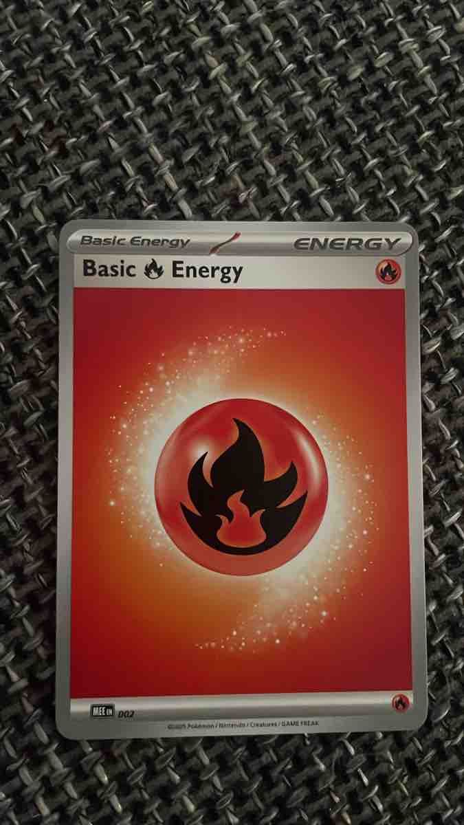 Pokémon Carte collezionabili: Pokemon Karte Basic Feuer Energie MEE 002 – Usato da Wil SG venduto da Wanessamoccia17