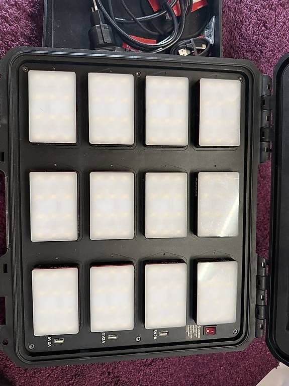 Lampade: Aputure MC 12-Light Production Kit – Usato da Grasswil venduto da ManolitoV 1